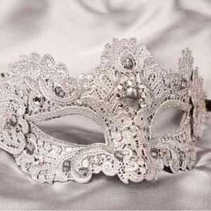 Masquerade Ball Mask with pearls and lace - Ivory
